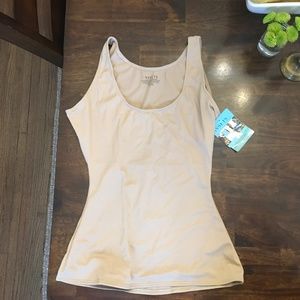 Assets by Sara Blakely Shape Tank - Size Large - NWT